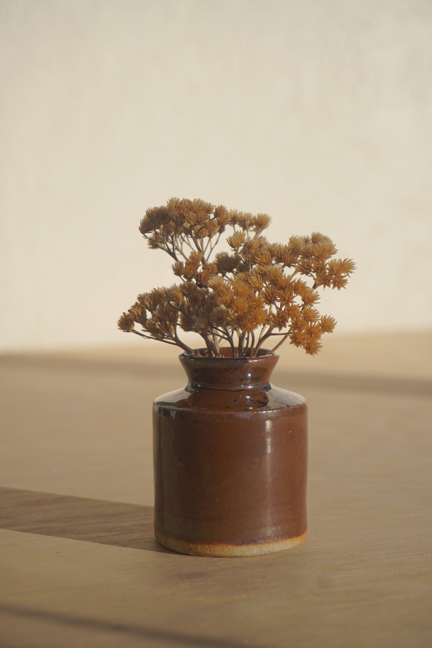 Small bud vase in Rust