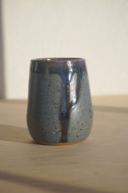 Blue yucca thumbprint tumbler