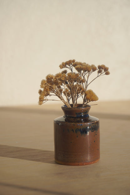 Small bud vase in Rust