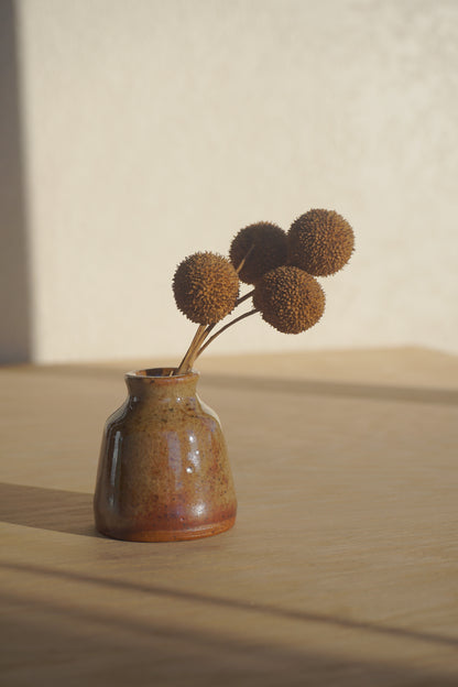 Small bud vase in gold shino